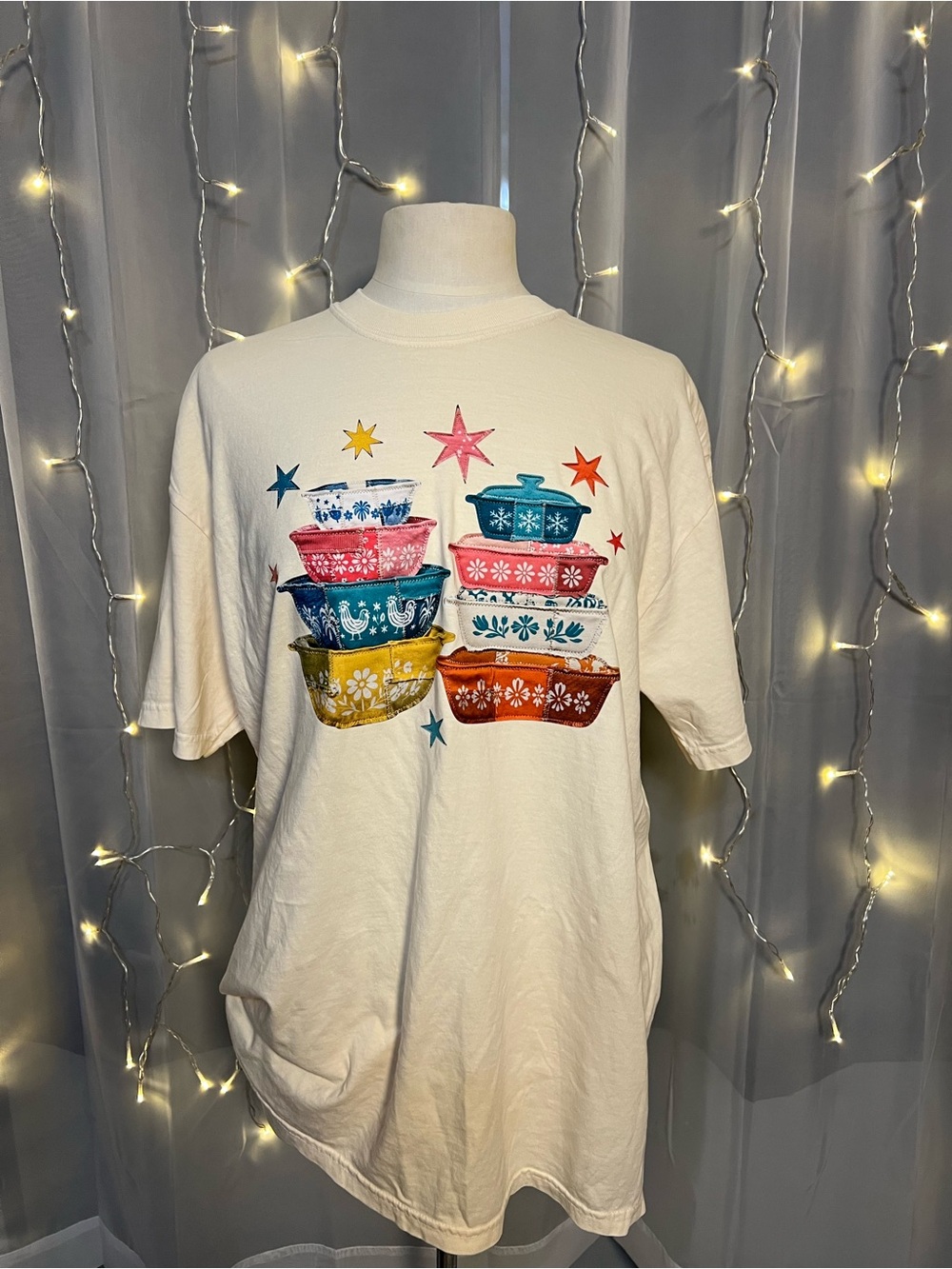 Comfort Colors Tee Cream Color with Vintage Pyrex Colorful Stacked Bowls size XL